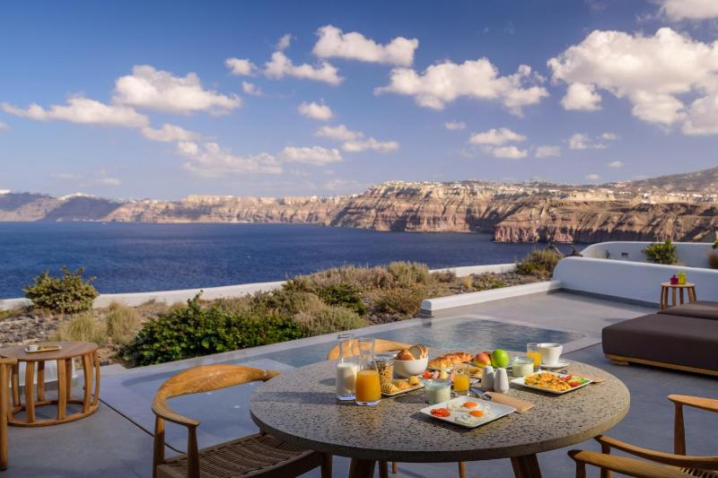 Deluxe Spa Suite with Outdoor Private Pool with Caldera View image 3