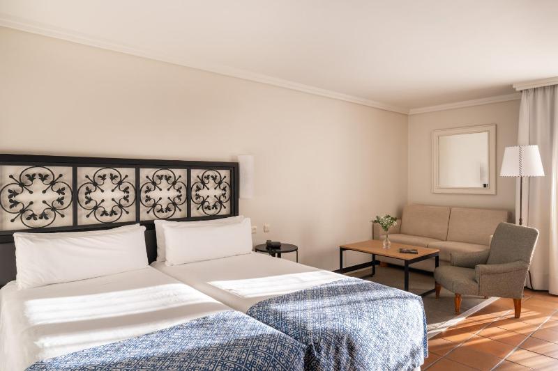 Double Standar Room (3 Adults) image 1