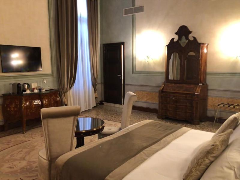 Junior Suite image 2