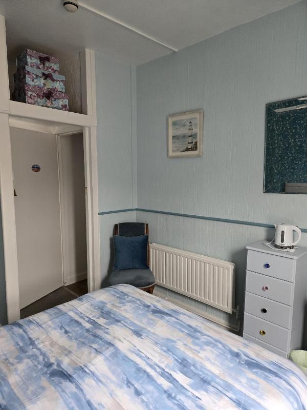 Standard Double Room image 3