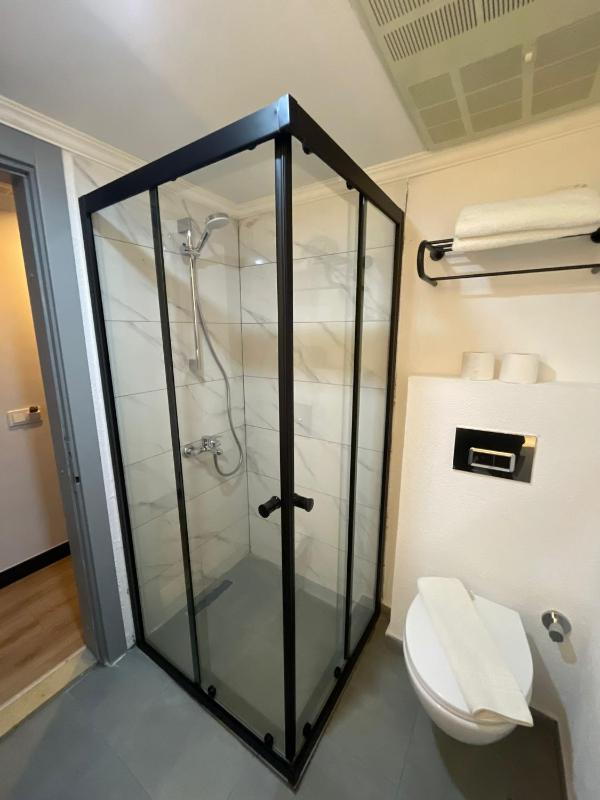 Economy Room image 2