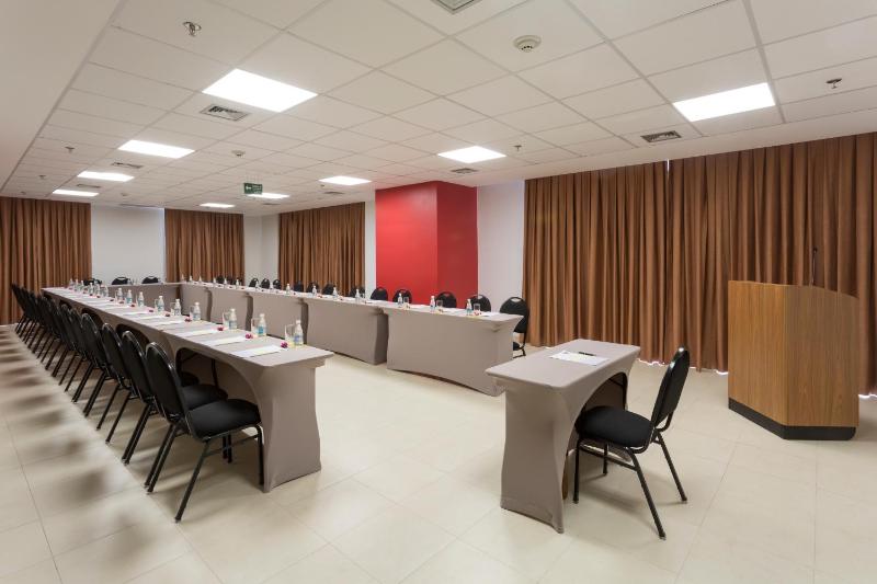 Comfort Hotel Santos - image 2