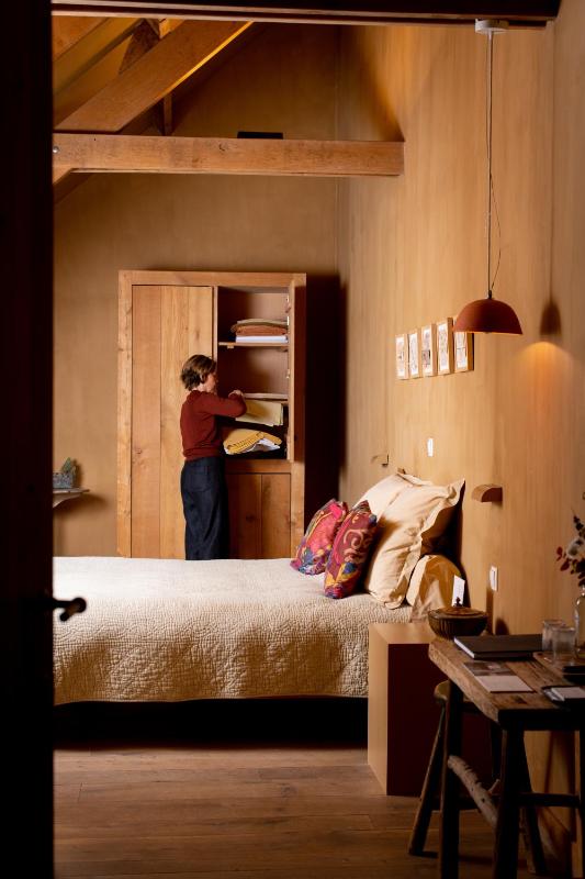 Large Double Room image 4