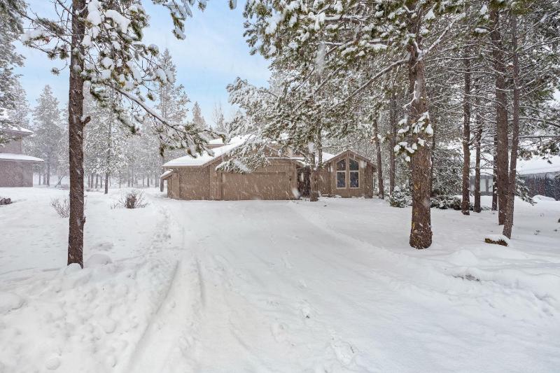 9 Hoodoo - image 35