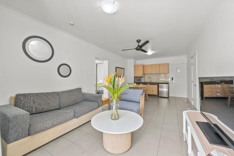 1104 Oaks Resort - King Suite - image 2
