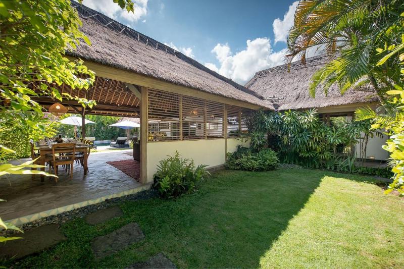 Gorgeous Balinese Designed 3 Bed Villa Top Pick! - image 8
