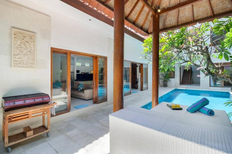 Super Value 3 Bed Central Seminyak Walk to Beach - image 32
