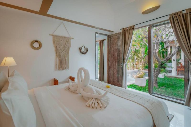 Cozy & Private 1 Bed Pool Villa in Trendy Umalas - image 15