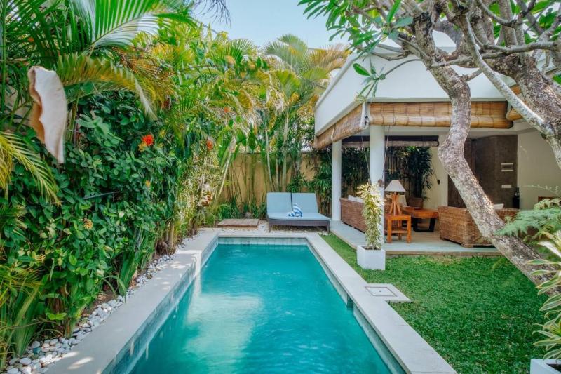 Cozy & Private 1 Bed Pool Villa in Trendy Umalas - image 2