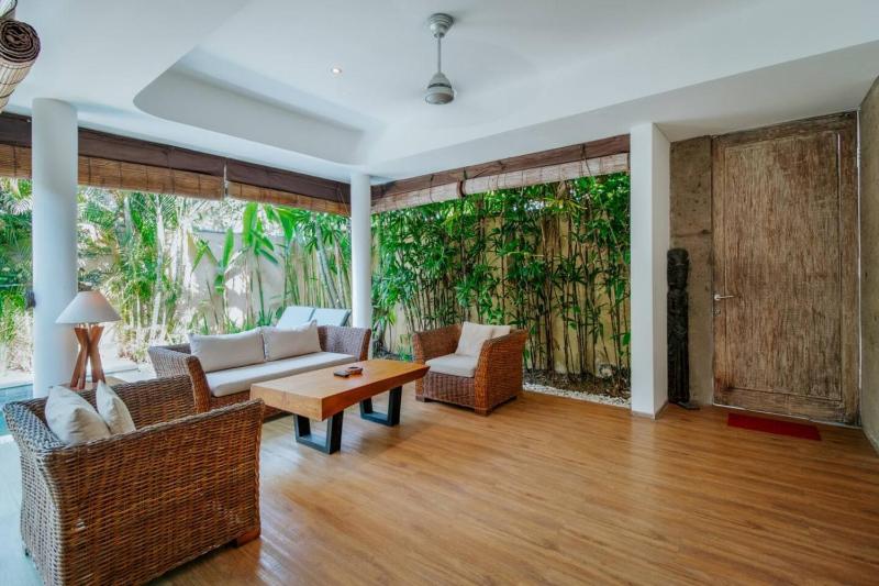 Cozy & Private 1 Bed Pool Villa in Trendy Umalas - image 16