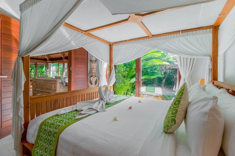 Villa Istana 1 - Heart of Seminyak 2Br Sleeps 4 - image 8