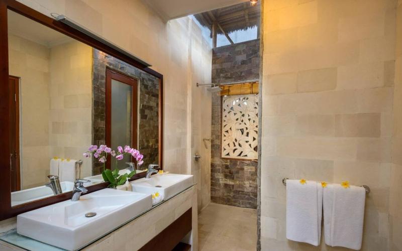 Villa Istana 1 - Heart of Seminyak 2Br Sleeps 4 - image 19