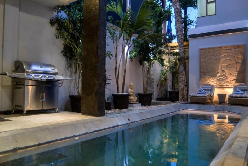Super 4 Bed Sleeps 8 Just 300m walk from Beach - image 6