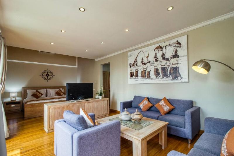Super 4 Bed Sleeps 8 Just 300m walk from Beach - image 23