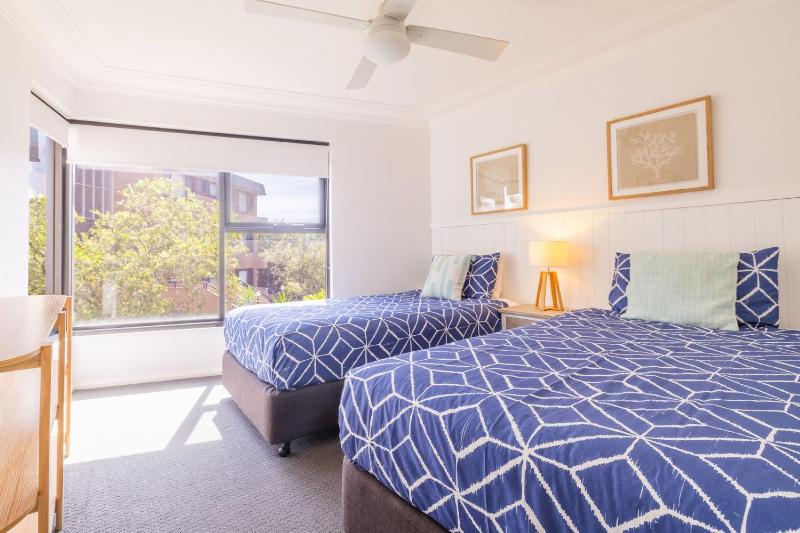 Florentine 8 11 Columbia Close - opposite the beach with Air con and water views - image 26