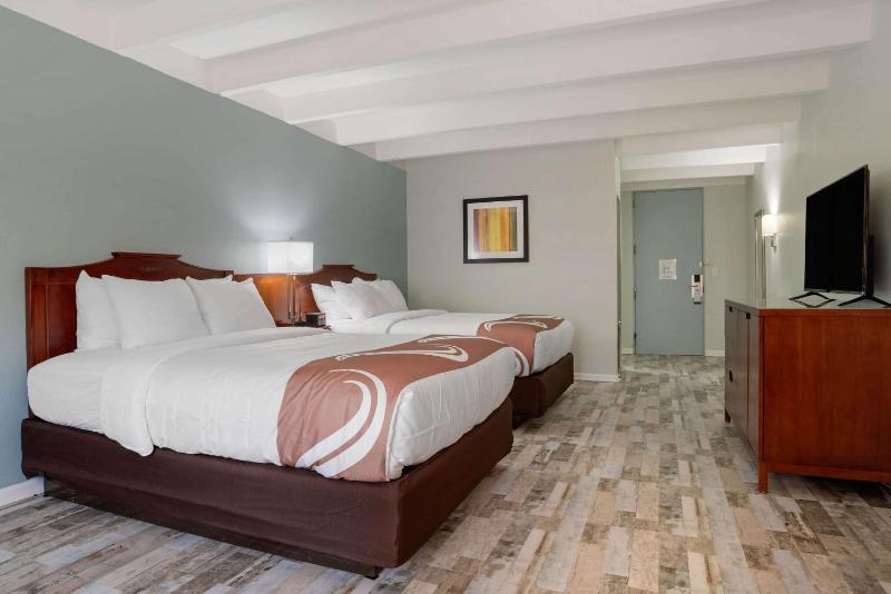 Standard Queen Room with Two Queen Beds - Non-Smoking image 2