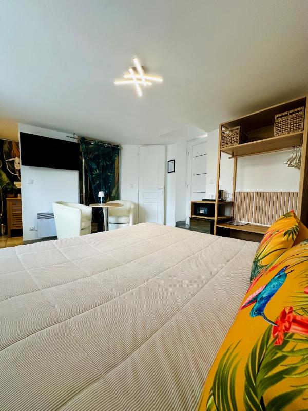 King Room image 4