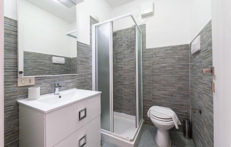 Three-Bedroom Holiday Home  image 2