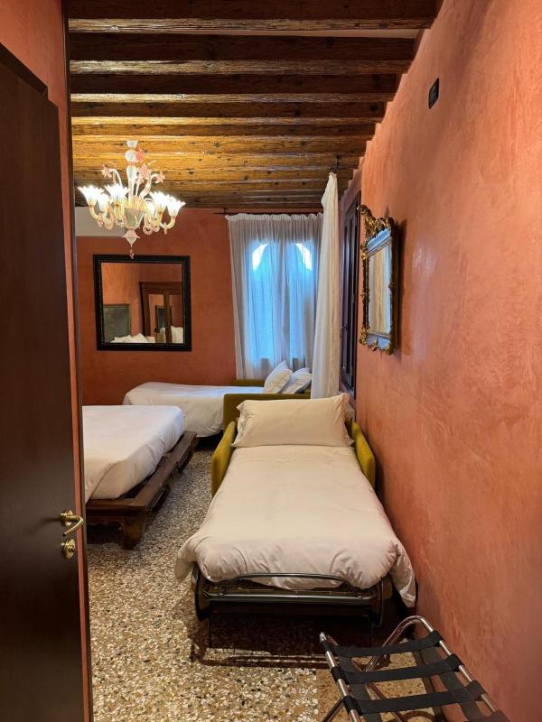 Quadruple Room image 3