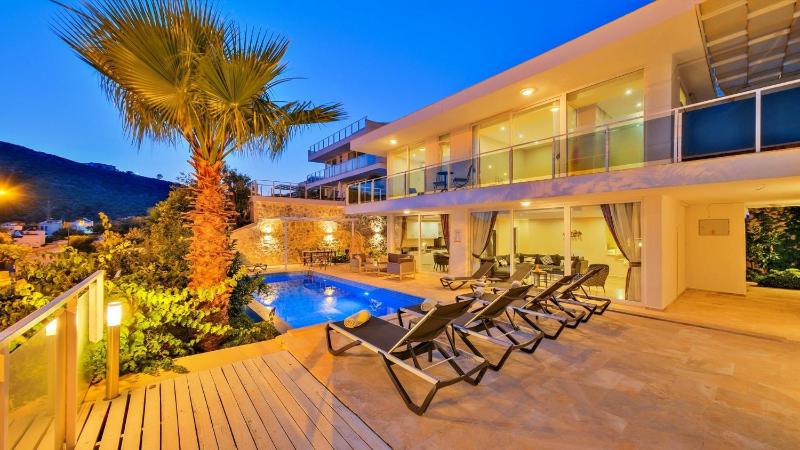 Kalkan 4 Bedroom Villa - image 1