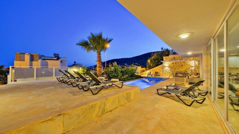 Kalkan 4 Bedroom Villa - image 31
