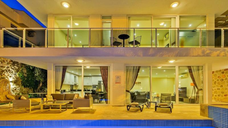 Kalkan 4 Bedroom Villa - image 2