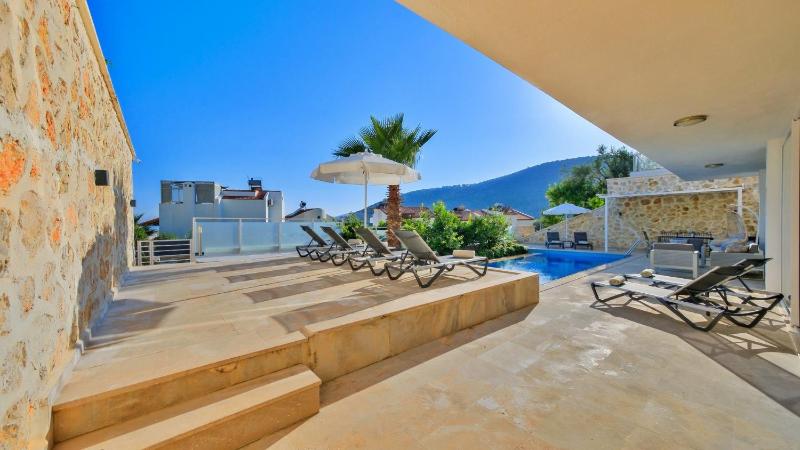Kalkan 4 Bedroom Villa - image 30