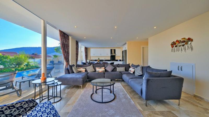 Kalkan 4 Bedroom Villa - image 11