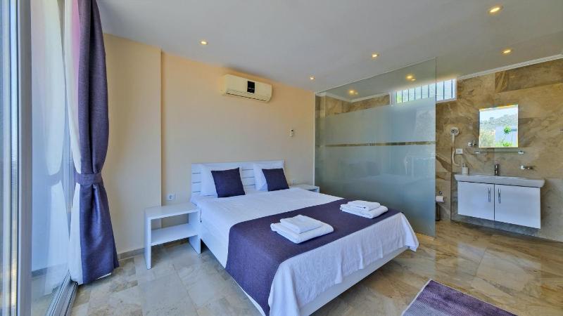 Kalkan 4 Bedroom Villa - image 36