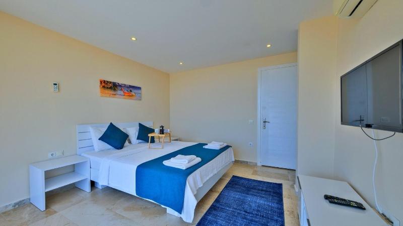 Kalkan 4 Bedroom Villa - image 18