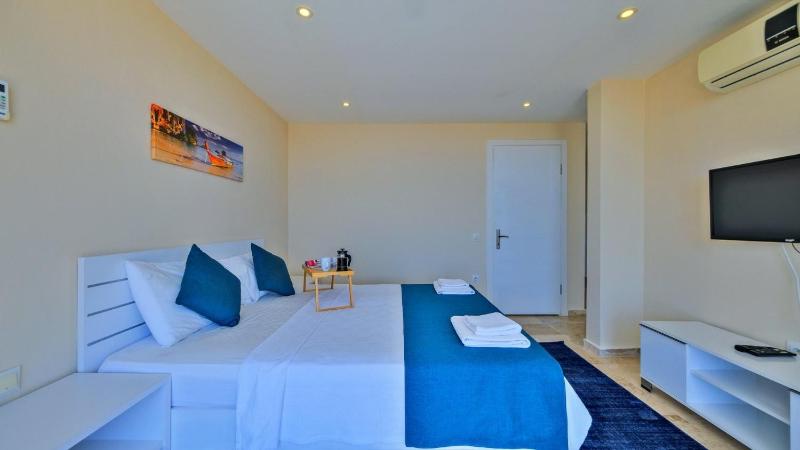 Kalkan 4 Bedroom Villa - image 38