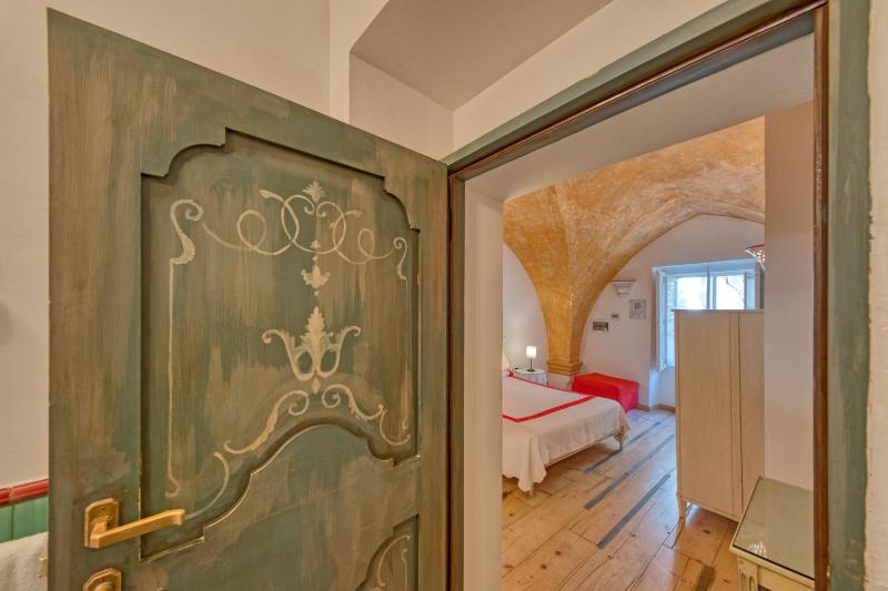 Classic Double Room image 3