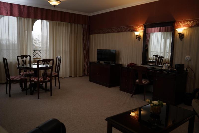 Deluxe Suite image 1