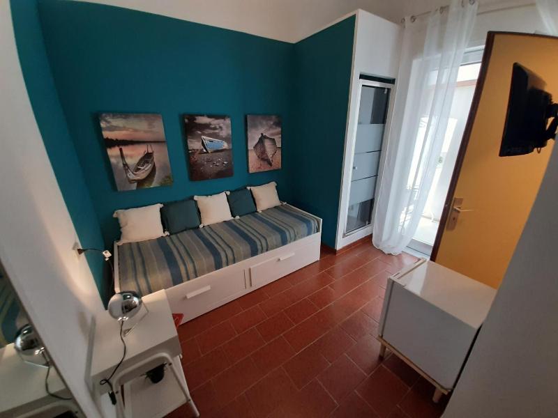 Single Room with Private Bathroom image 1