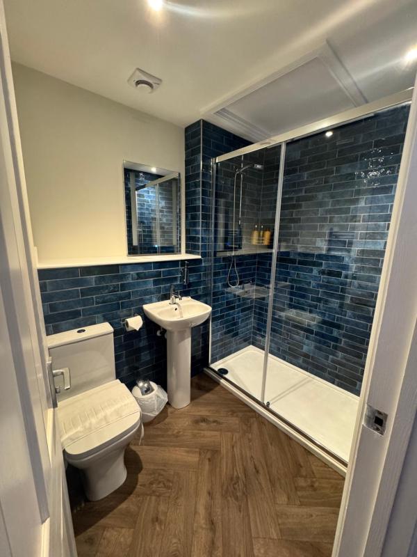 Deluxe Double Room with Bath image 1