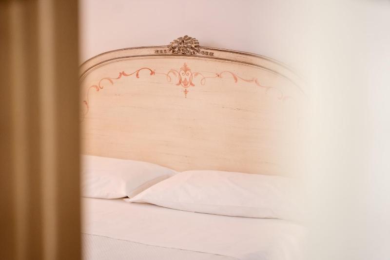 Standard Double Room image 3