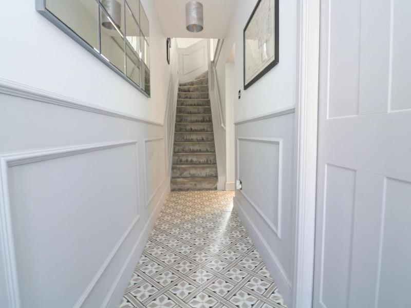 4 Alma Terrace - image 12