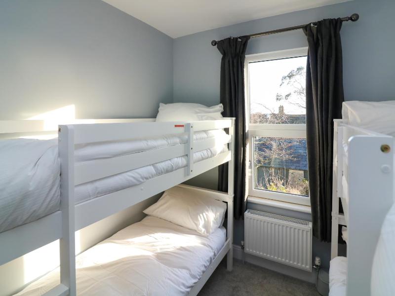 4 Alma Terrace - image 2