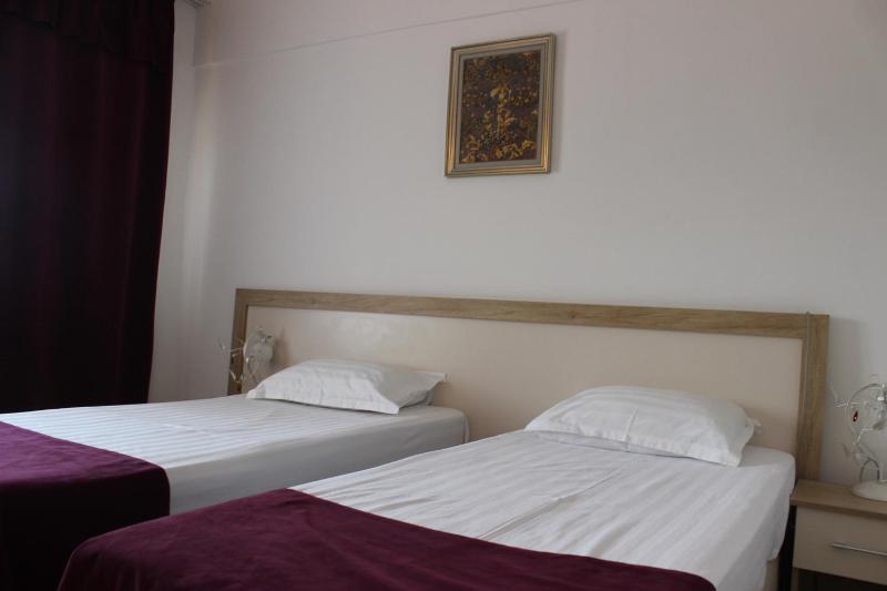 Single Room with Bathroom image 1