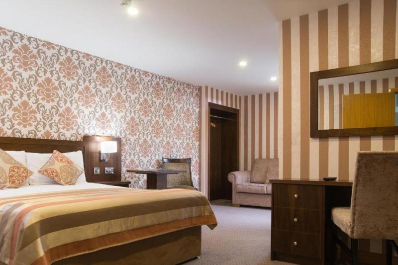 Standard Double Room image 4