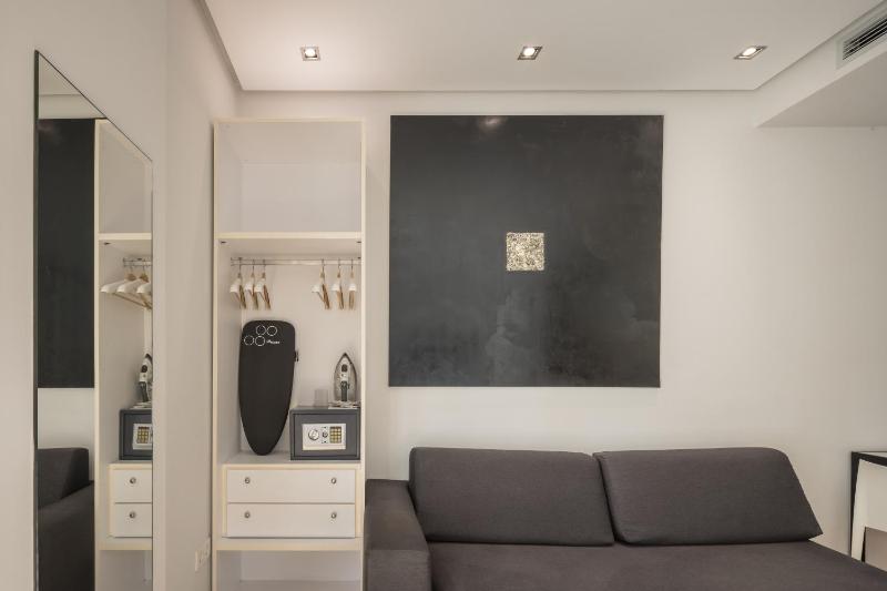 Studio (2 Adults) image 4