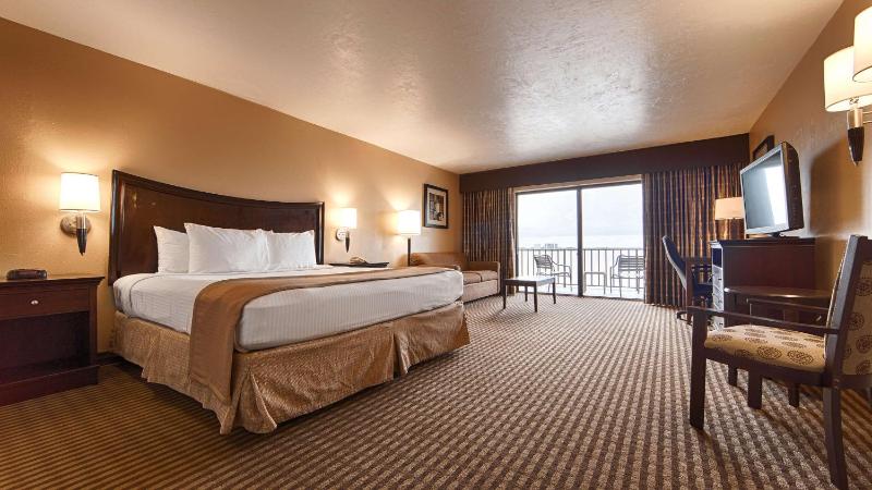 Large King Room with River View - Non-Smoking image 1