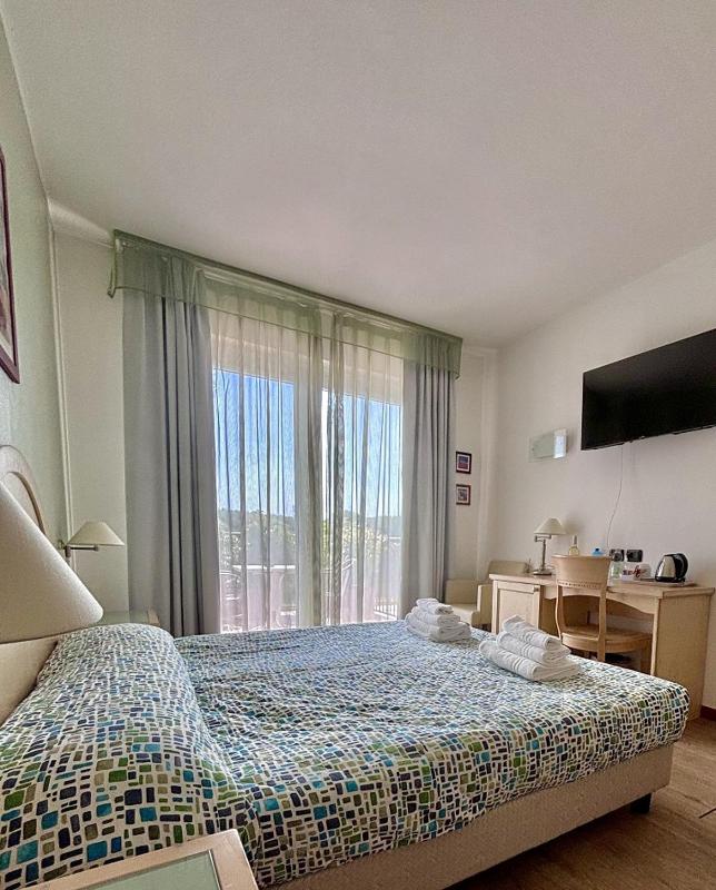 Double Room image 4