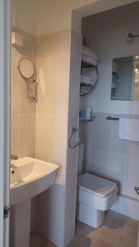 Superior Suite image 2