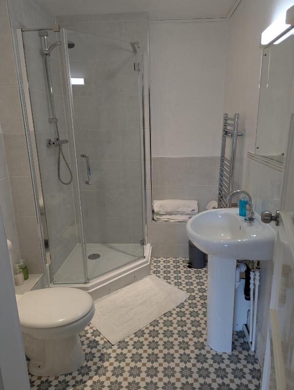 Studio Apartment image 3