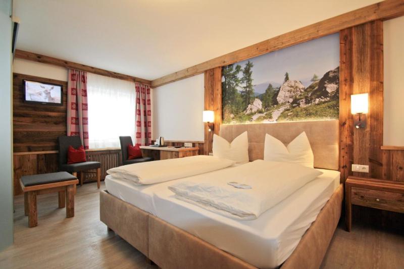 Double Room image 3