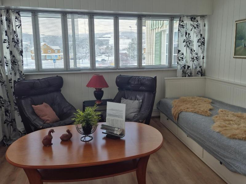 Large Double Room image 1