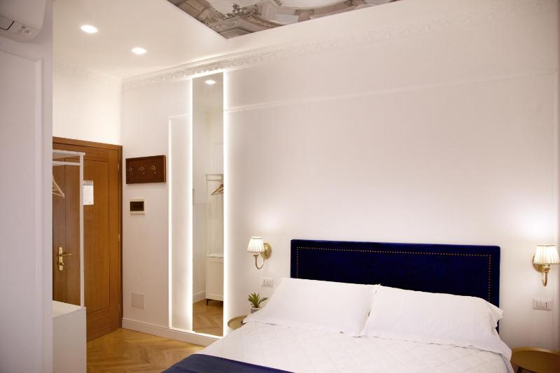 Double or Twin Room image 3