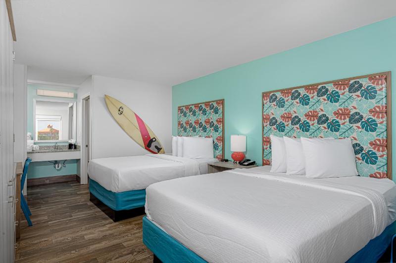 Standard Queen Room Bay View image 1