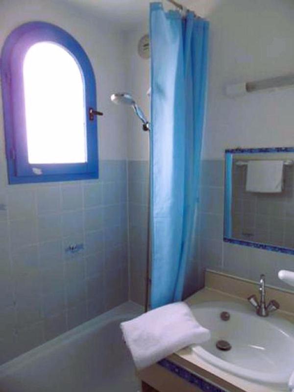 Double Room with Port view, terrace, air conditioning with children  image 1